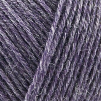 Nettle-Sock-Yarn-mørk-lilla garn