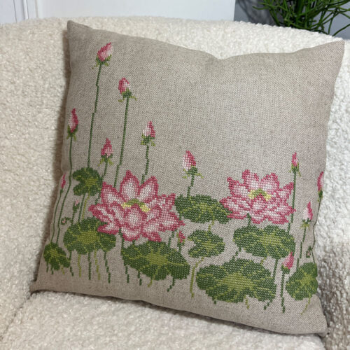 Pomp Stitch - Pink lotus flowers pillow - pude