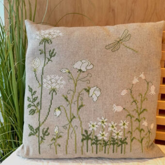 Pomp Stitch - Wild on purpose square - pude