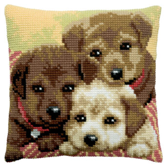 Permin broderi - Stramaj med hvalpe - pude (påtrykt broderi)