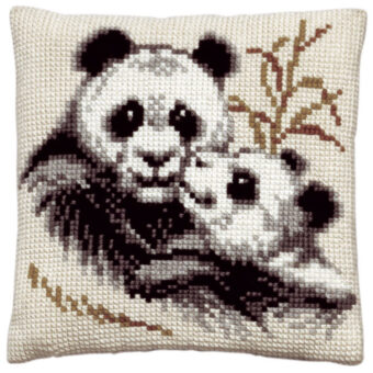 Permin broderi - Stramaj med pandaer - pude (påtrykt broderi)