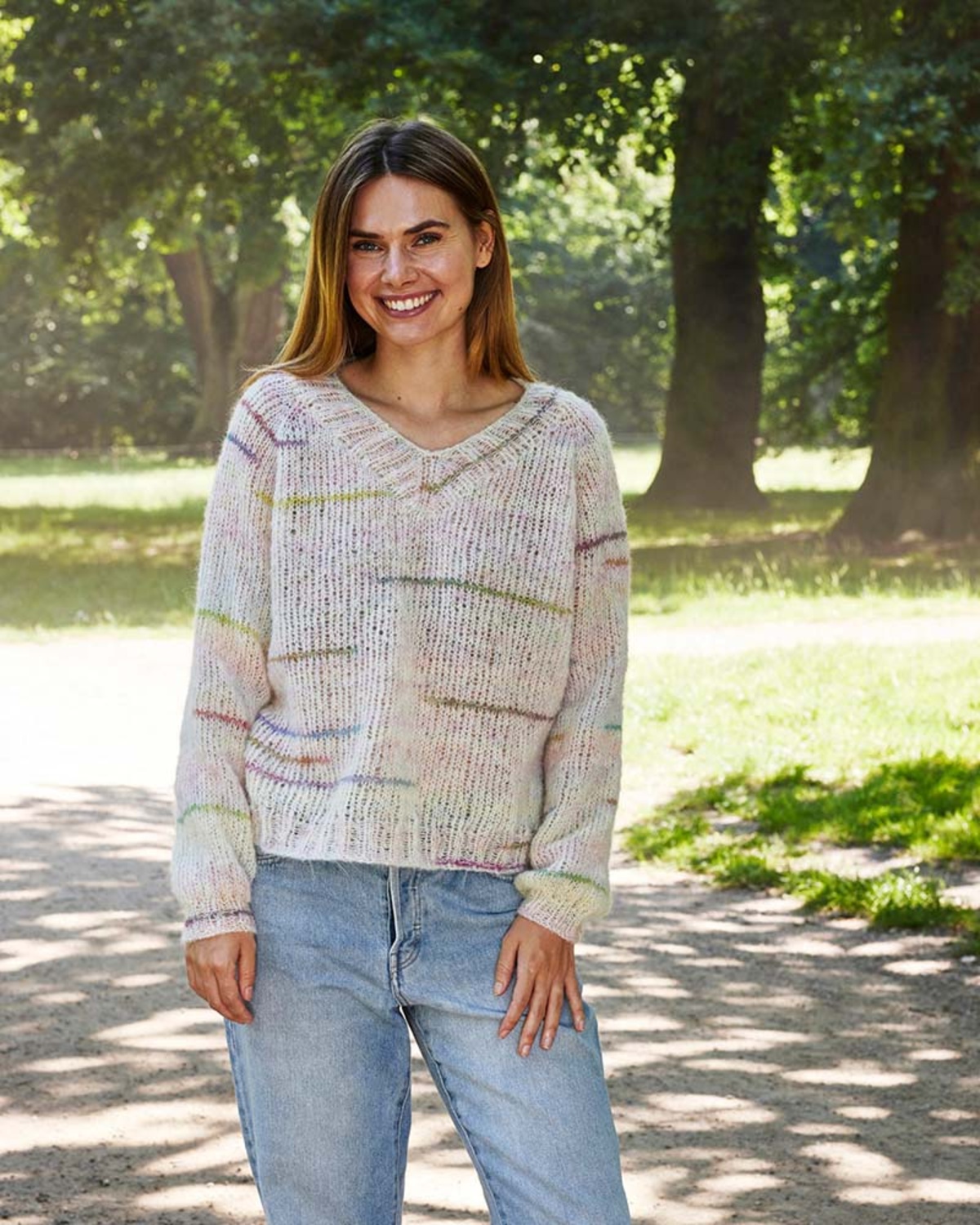 Permin Nellie - Bluse med v-hals - opskrift (PDF)