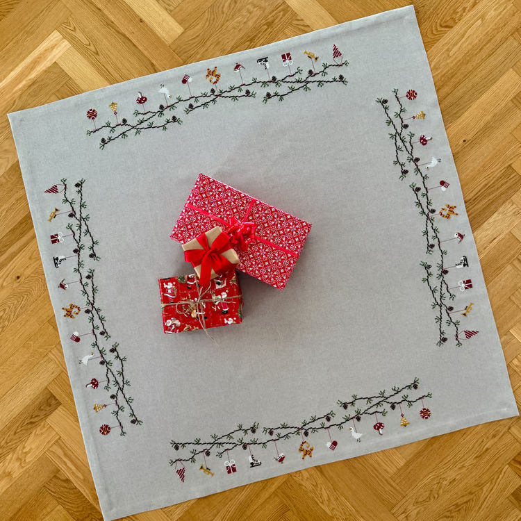 Pomp Stitch - Mellem juletræstæppe - Julestemning